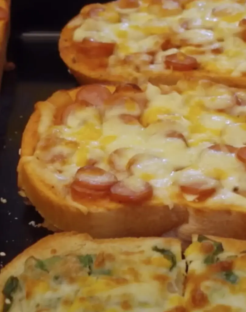 Selling 3,000 Slices Daily! Inside Taiwan's Popular Thick Toast Bakery – Pizza & Scallion Bread