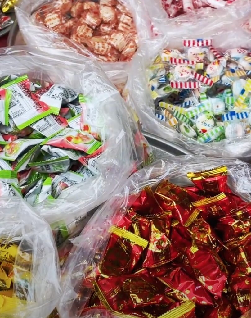 Taipei Dadaocheng Lunar New Year Market Tour: Yongle Market Delicacies